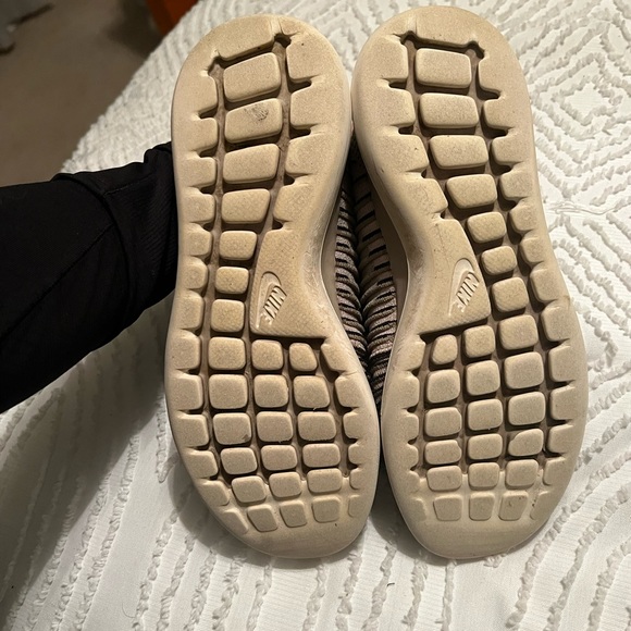 Nike ‘Roshe Two Flyknit' sneakers. Used - Picture 5 of 7